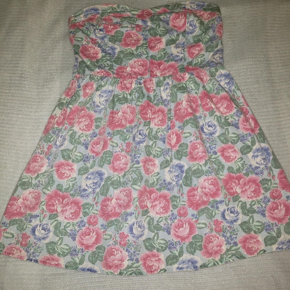 Forever 21 Floral Sweetheart Strapless Dress